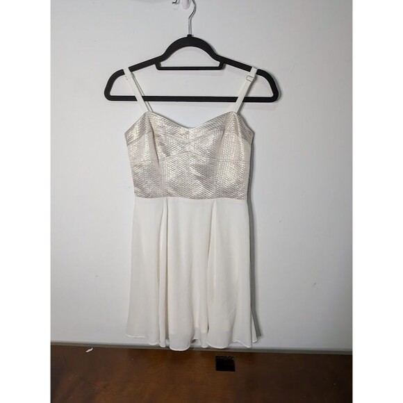 EXPRESS Gold Metallic Mini Dress Size 6 White Chiffon Skirt Cocktail Party Bride - Picture 1 of 7